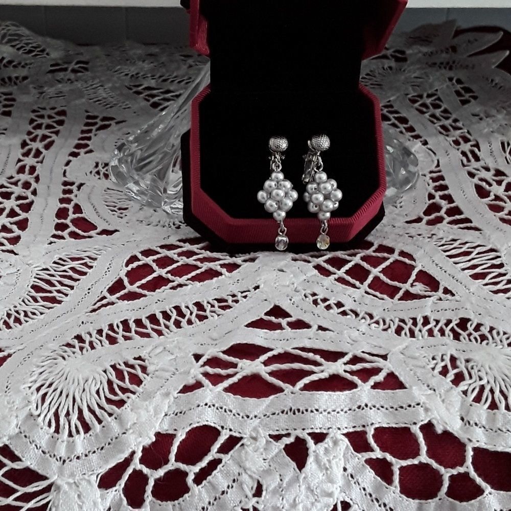 Vintage Gray Seed Pearl Clip-On Earrings | Classic Cluster Design